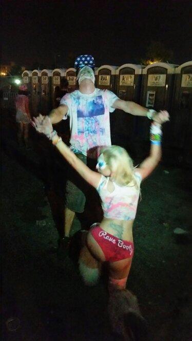 CandyMH91's tweet photo. #LICSTL was our pregame to #TomorrowWorld... 3 days till we leave! And yes... This is how we dance in publicπ³ππ
ππ http://t.co/VjN97aAYKj