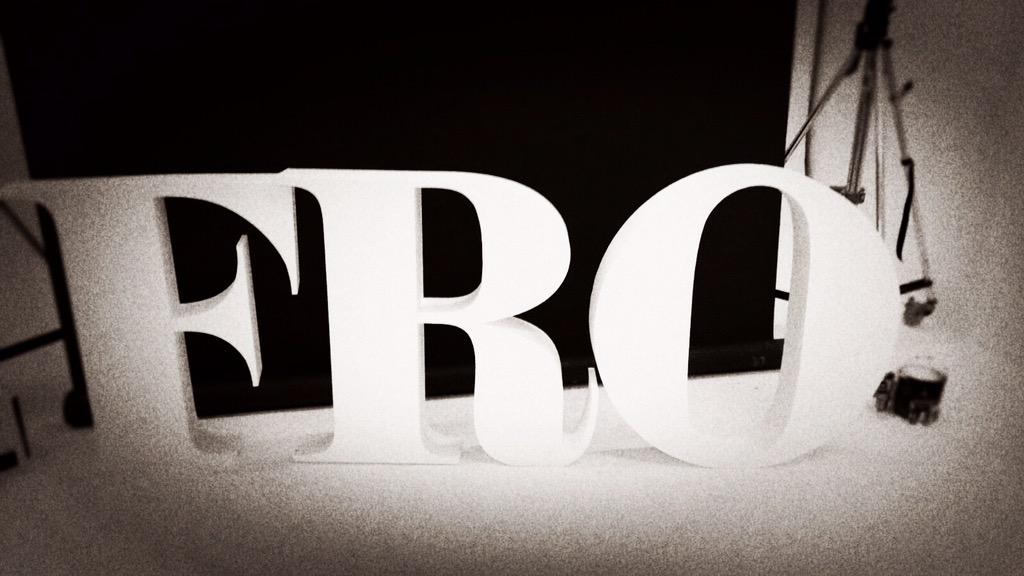 EditorsFro's tweet photo. Behind the scenes video coming soon! #FROissue2 #behindthescenes http://t.co/424xmzMpEy