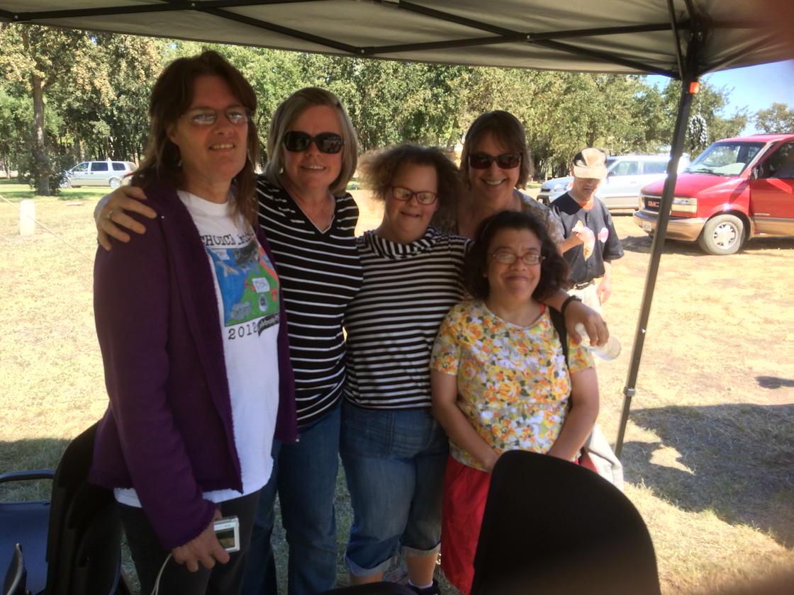 aborovkoff's tweet photo. #CMP13 Diana christine Jennifer dena and Jayme. The cleaning crew in Stockton http://t.co/8qVGvADeJr