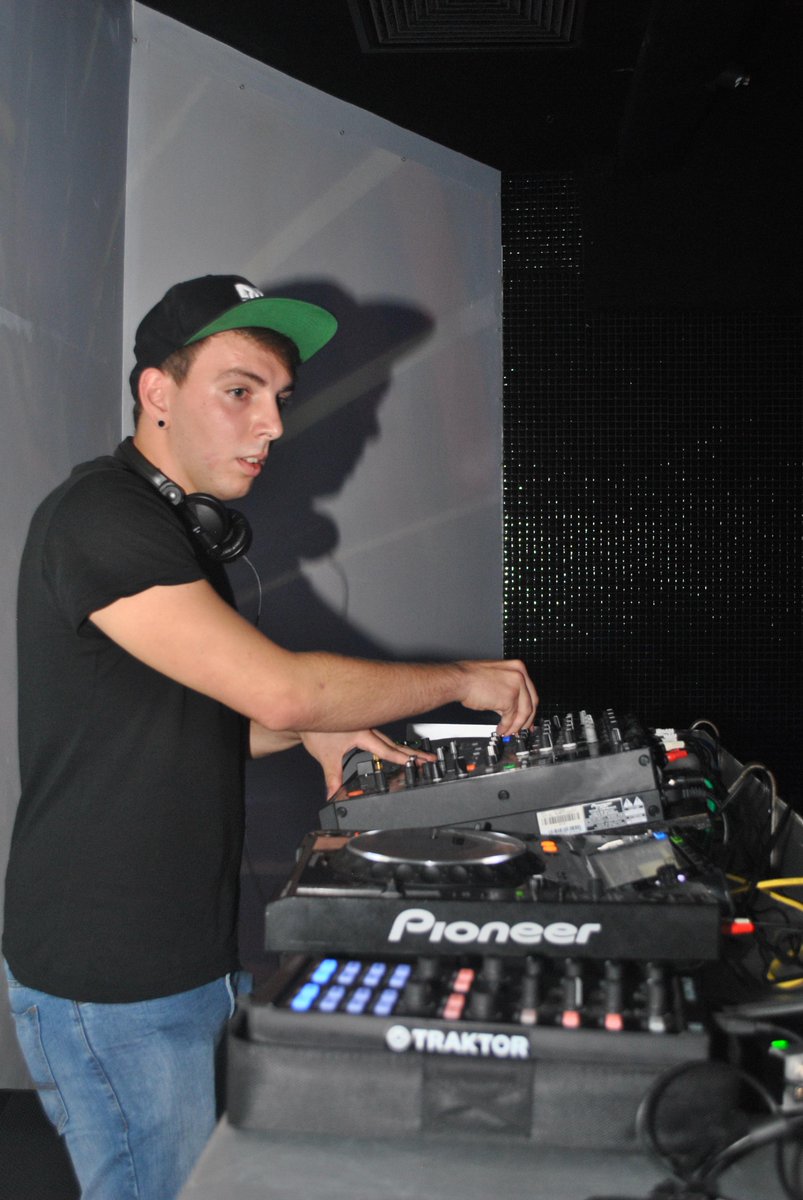 AnacondaDisco's tweet photo. Si quieres que DANNY MEIP sea nuestro nuevo residente mensual, HAZ RT ¡Recuerda que gana el que más RTs tenga! :) http://t.co/bunfZhSE4L
