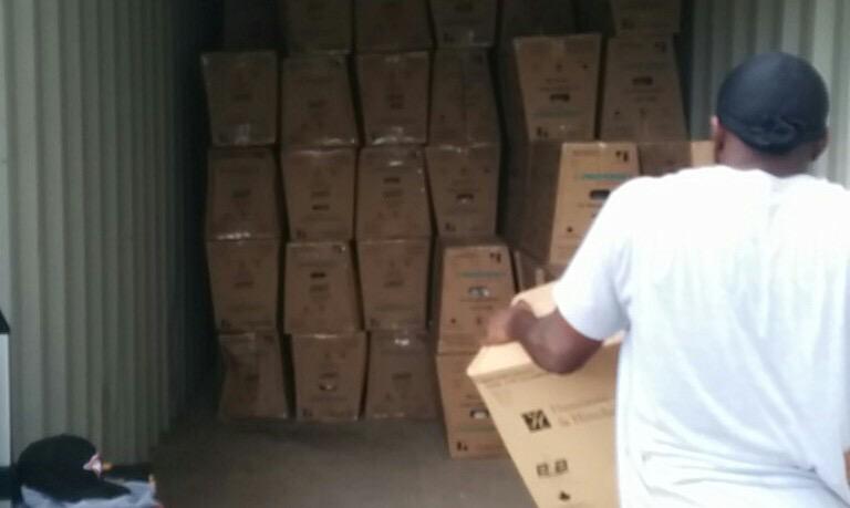 BuildingUpTO's tweet image. Loading up for our biggest project yet. 353 toilets expected to save 20 million+ litres of water/yr. #socent #toilets