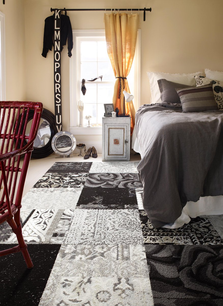 TappetoInterior's tweet photo. #FLORtip: Para darle dimensión a un #espacio, utiliza diferentes texturas, estampados y hasta rebases en un tapete. http://t.co/s2yUiMu2je