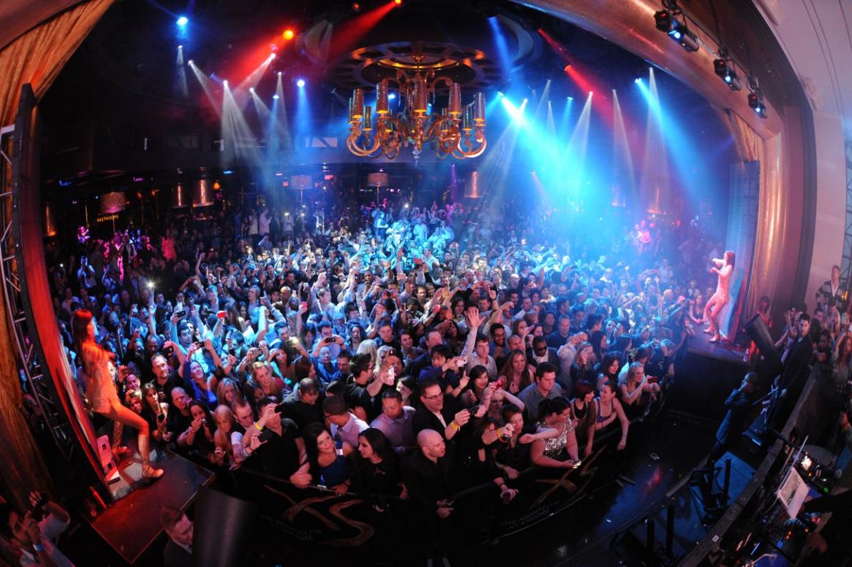 ExpatsMeetup's tweet photo. #Amsterdam may be known a lot but if you want to get into the social scene all you have to do is #dance! Fav spots? http://t.co/1ZInKzHCt5