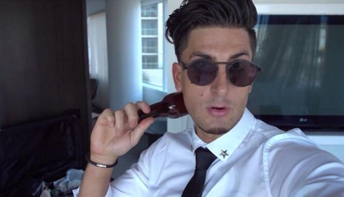PVPupdates's tweet photo. -NEW PHOTO-

Jesse before the streamys http://t.co/E7B5OQ5bxh