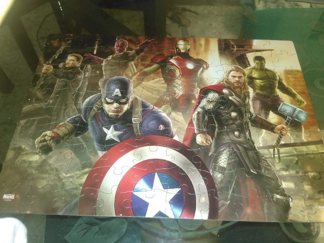 lalgipu's tweet photo. El nuevo rompecabezas de mis hermanas 🙌🙌🙌🙌 #fansmarvel 👏👏 http://t.co/OOgmSzpcz6