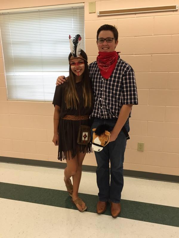 Z_Marshall12's tweet photo. Cowboys VS Indians
#hocoaf #day1 http://t.co/UjRB5ucw5x