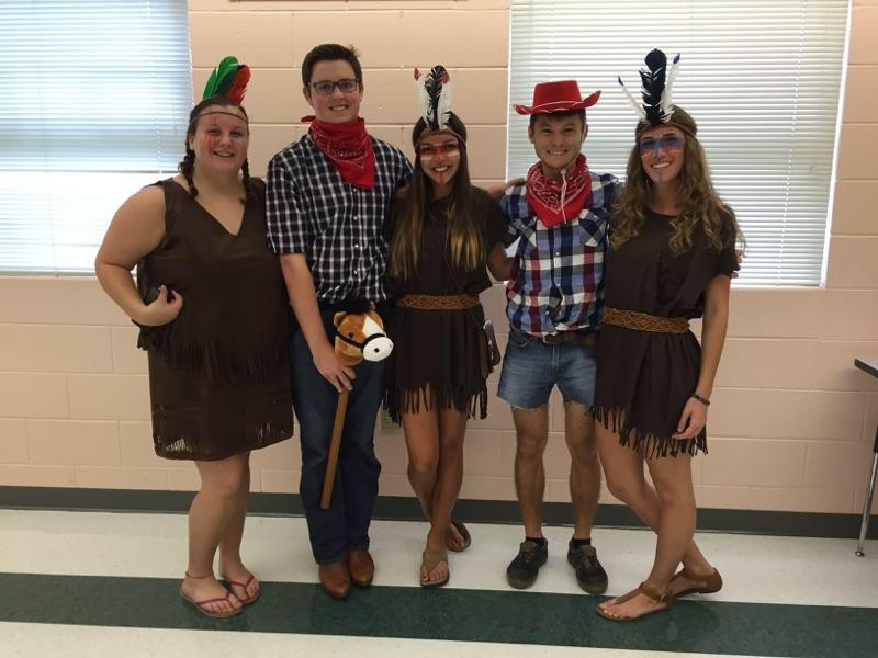 Z_Marshall12's tweet photo. Cowboys VS Indians
#hocoaf #day1 http://t.co/UjRB5ucw5x
