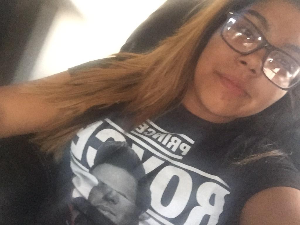 HeidiRo71278729's tweet photo. Here omg thanks @PrinceRoyce http://t.co/MaUuiZ2vLl