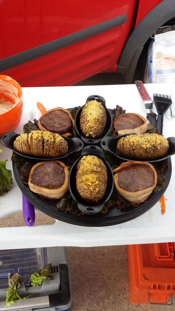 FoodsFine's tweet photo. Dutch Oven contest at Texas State Fair....main dish entry http://t.co/2xASd8TnDU