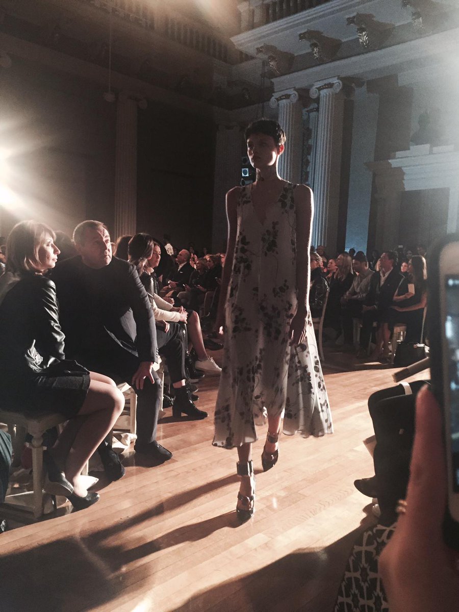 FashionCanada's tweet photo. Edwardian-esque gowns @gilesgilesgiles #SS16. #LFW http://t.co/27UGwaTLaU
