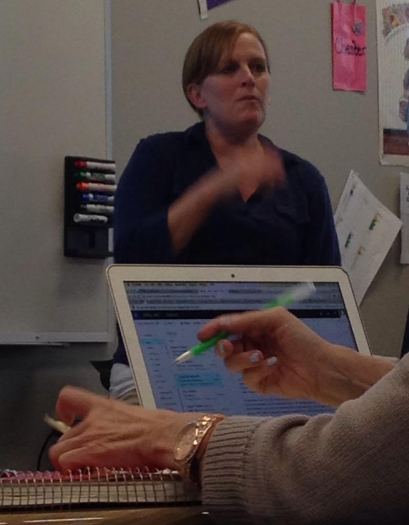 KellieRoland1's tweet photo. #dle2015 Ronda Johnson speaking on behavior management techniques http://t.co/7L1k15Z6aw