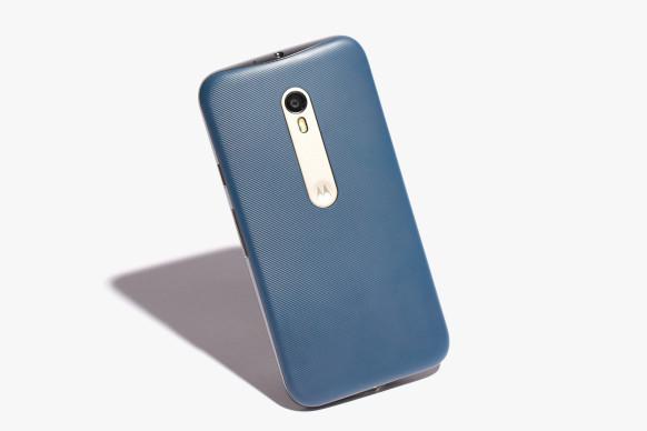 HiDigiLife's tweet photo. Moto G - Hard to beat price, runs a pure version of Android, useful additions. http://t.co/sgDWXjIw5k #smartphone http://t.co/E2oFX1djRz