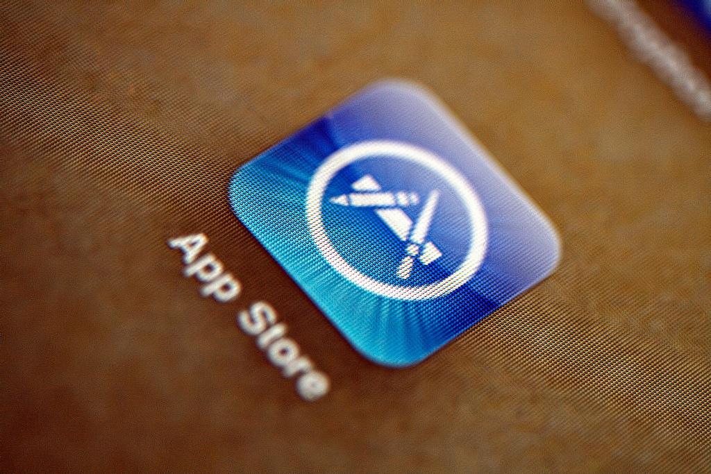 DoomPrevention's tweet photo. Hackers Infect App Store with Malware, Apple Pulls Infected Apps http://t.co/0eqLCcjR4U #Apple #AppStore #Malware http://t.co/2oykU05zDs