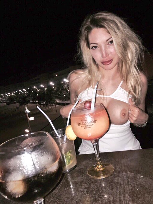 Tits n cocktails 😘 http://t.co/SPmng92wUO<a href="/tag/thongthursday"class="tags"><span>#thongthursday</span></a><a href="/tag/cardiff"class="tags"><span>#cardiff</span></a>