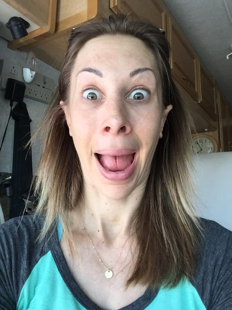 Foxy_Roxy_Show's tweet image. Making a silly face #Fun1 #GROWtheGood #lifeisgood @Lifeisgood #selfie