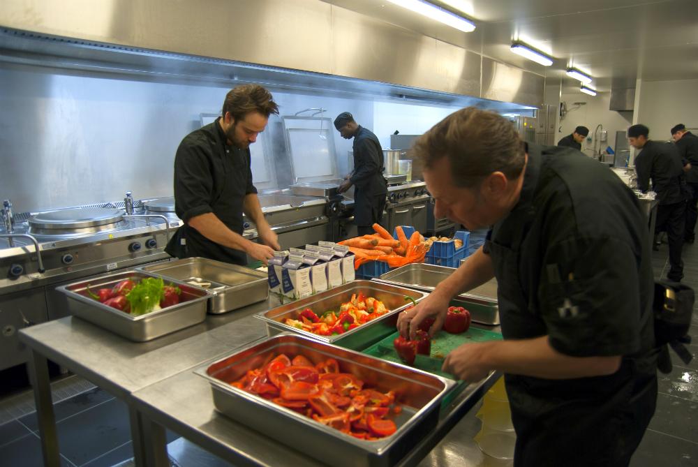#vacature: Productiekok. Wij zijn op zoek naar extra kookkracht voor in onze eigen Keuken ➝ mrqt.nl/PrKok