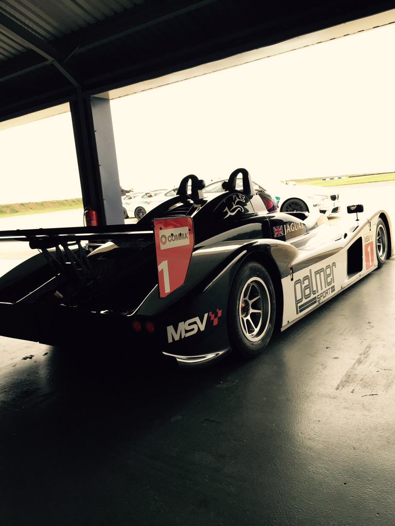 mattsimmons08's tweet photo. Back to Bedford in racecars, best Monday ever ๐๐๐จ #drivertraining #learning #JPLM #GTAcademy http://t.co/WIzFFfvcr9