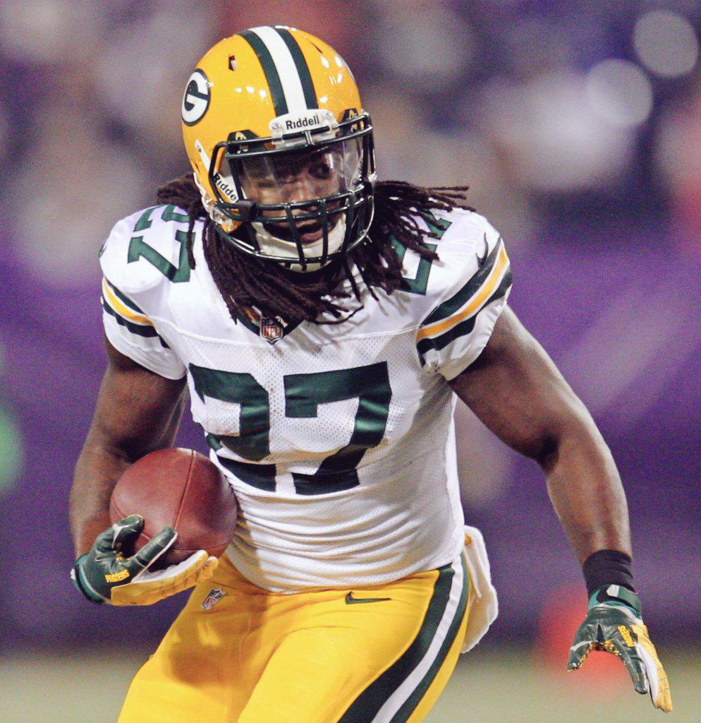 Jennifer_Marie2's tweet photo. haven't done one in quite some time.  but it's monday. #mcm #mce @Lil_Eazy_Ana_42 #27 #packerfever #noshame 💋💚💛 http://t.co/7DYgFYh8Bo