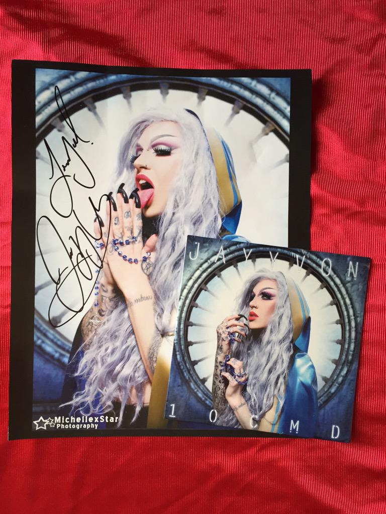 DeadGrim13's tweet photo. Yasss, baes album came inπ @JayyVonMonroe Thank you so much for the autographed posterππ#10CMD #JayyVon http://t.co/7PyOOkgNEO