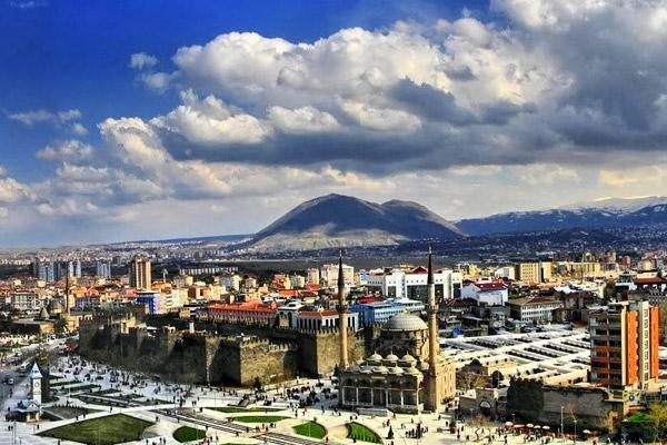 bigorsen's tweet photo. Selçuklu kokan şehir #Sivas ı #bigorsen
http://t.co/yInmjYU3RT http://t.co/ttazrkzBdW