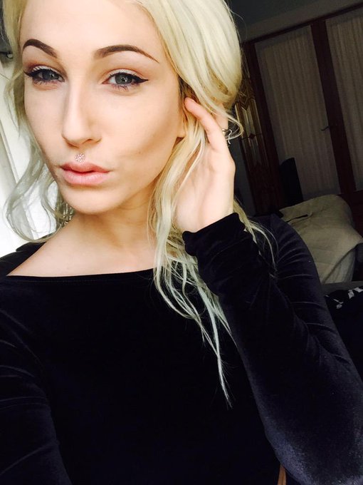 Panty shopping right now. Then girl date with a few of my franssss. THEN perv date with you babies. http://t