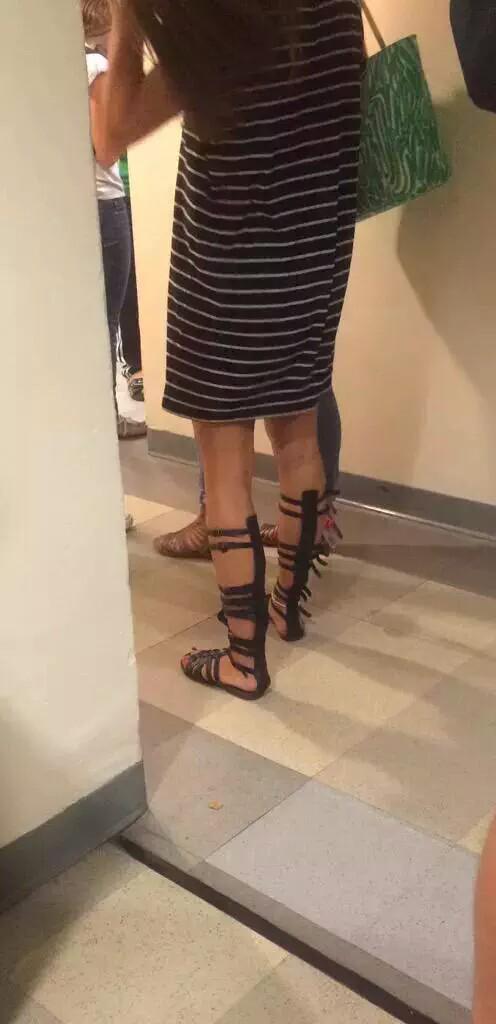 FunnyQuotees's tweet image. When you have class at 8 and have to fight the Persians at 9