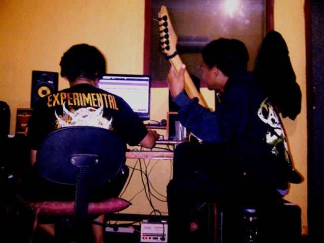 Take Gitar At CrowsRecord