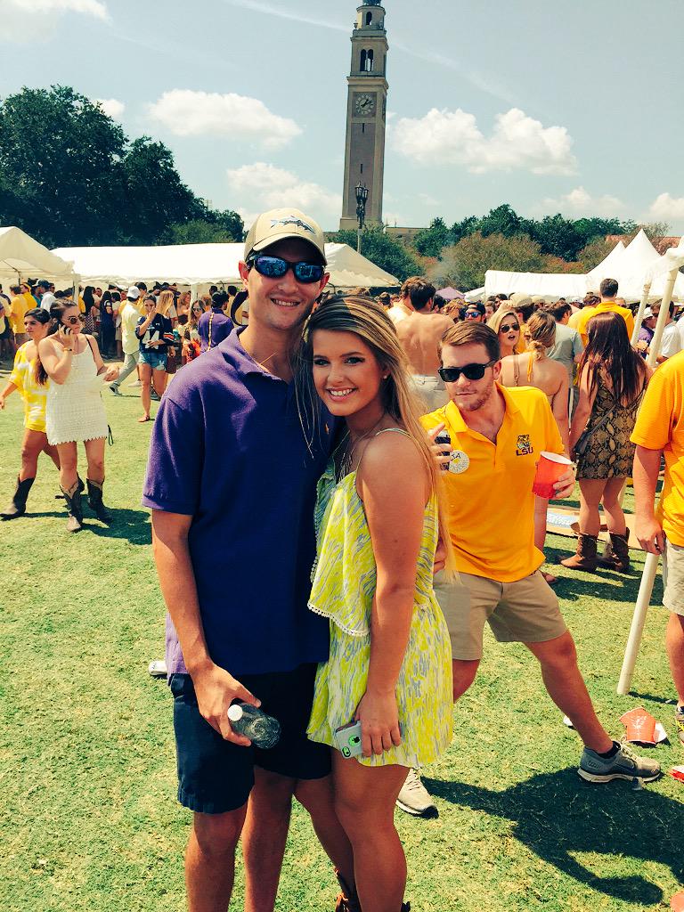 jaidynessick's tweet photo. the weekend was fun these lovely people💛💜 #thisisbasic http://t.co/bCJdzltVyk