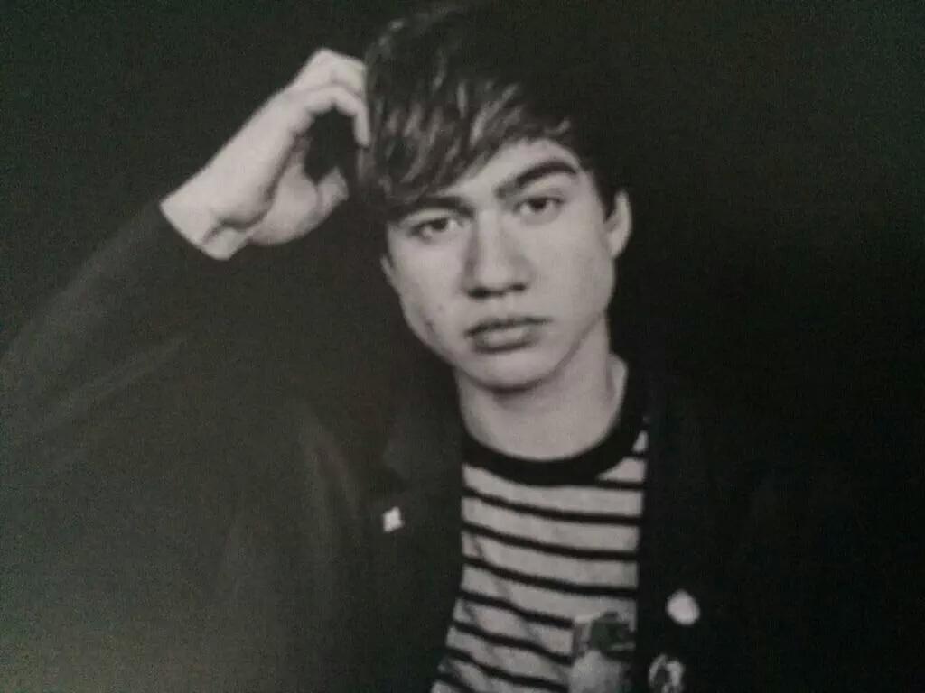 rhythmicmuke's tweet image. Even black angels can light up the darkest souls just like mine