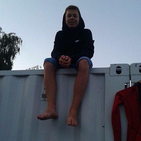 weKitesurf's tweet photo. Najlepsi ludzie 😩 #ludziesztosy #worioty #tb #bezpaznokcia #dachświata #człowieksztos #krzykrzysztof #high #windsur… http://t.co/TeHaSTB4IQ