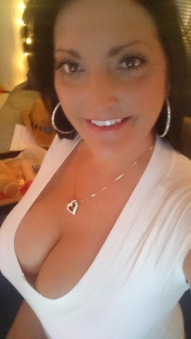 #milfMonday Sammy Cam is going live in 5 sex monsters @ http://t.co/sRVBdDbvKd http://t.co/mqYekhF0Z<a href="/tag/milfmonday"class="tags">#milfMonday</a>