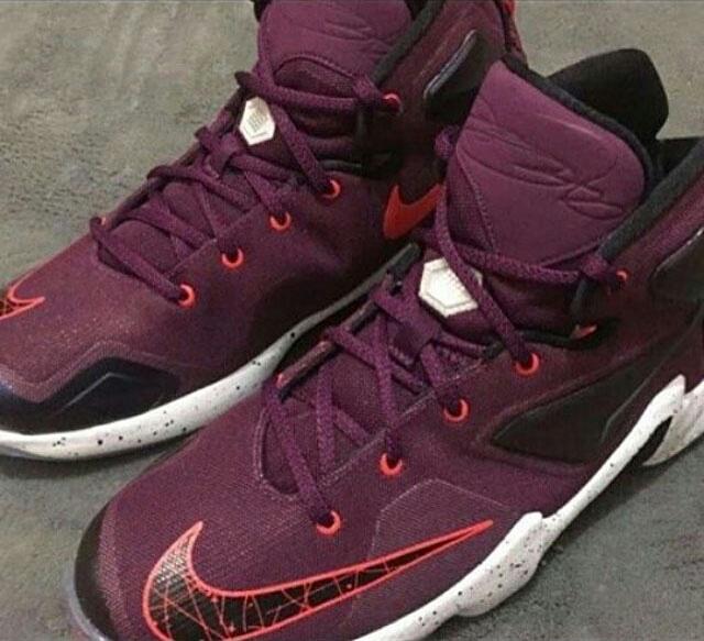 SwagmanJr's tweet photo. Nike LeBron 13 release on 10/10/2015 for $220 via http://t.co/PhhYjcw825 #KoFapp http://t.co/5cXtNSHgr6