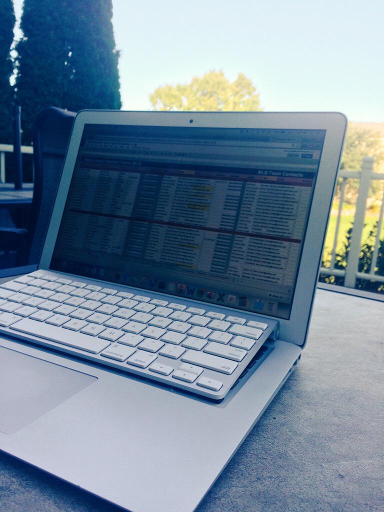 AlexCooke7's tweet image. When your keyboard breaks and you don't have 3-5 days to wait for @iOS_Support to fix it #iFix