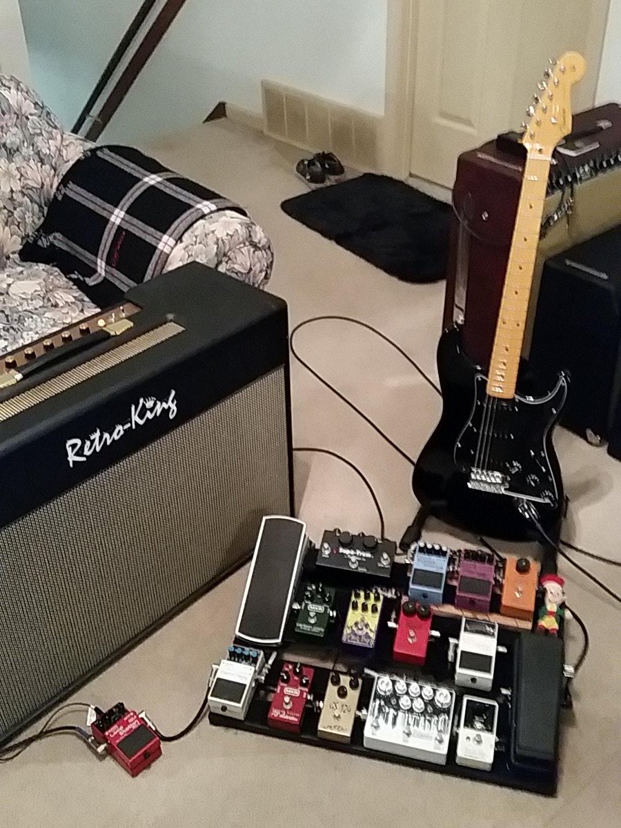 rwyjunior's tweet photo. @siglermusic or black & black ... that's one of your #920D loaded guards on that Partscaster http://t.co/1dLYDGTDGs