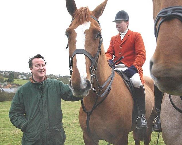 chrisg0000's tweet image. Daily Mail 'bombshell' pic
Country MP patting horse of someone about to go hunting (before ban)
#scrapingthebarrel