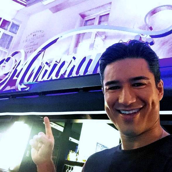 VegasNews's tweet photo. “EXTRA” host @MarioLopezExtra Dines at @SteveMartorano's at @ParisVegas http://t.co/6qZ2JLZszt via @VegasNews #vegas http://t.co/fbeHIbxQAG