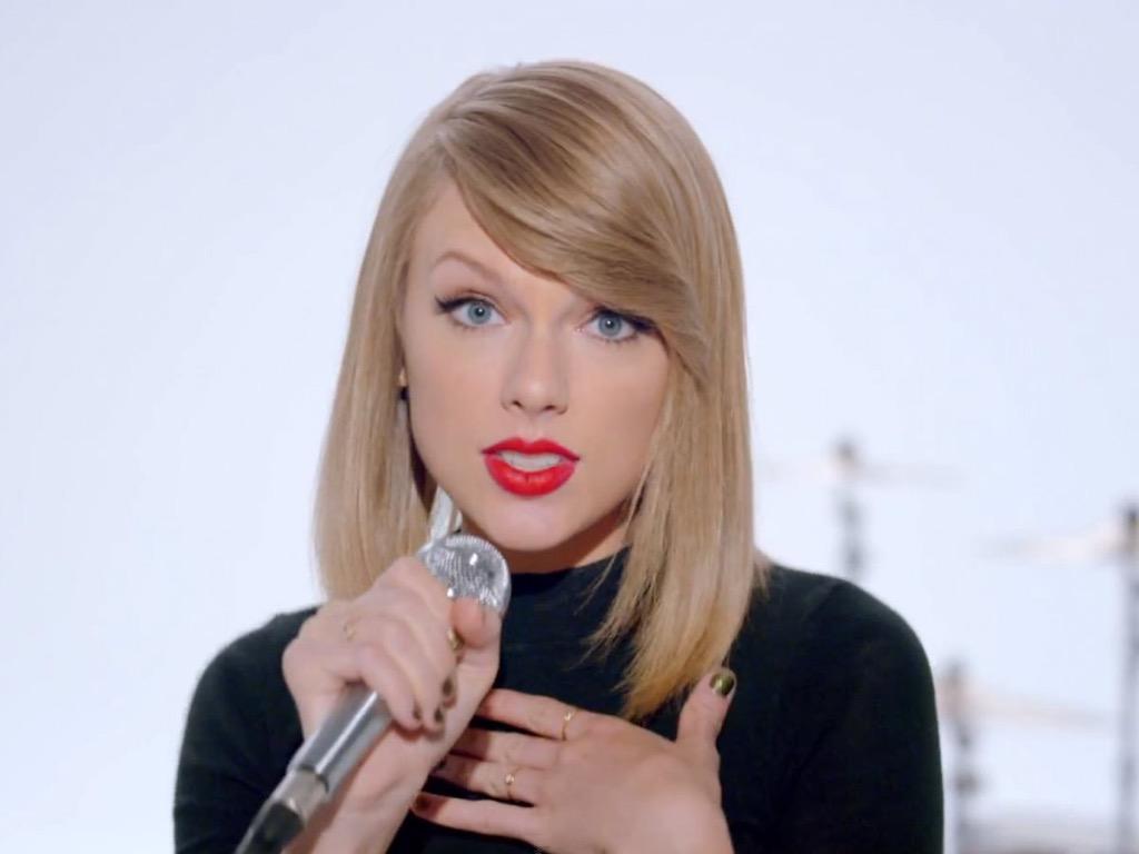rttyourbae's tweet photo. Taylor Swift http://t.co/fvUw75f3Sf