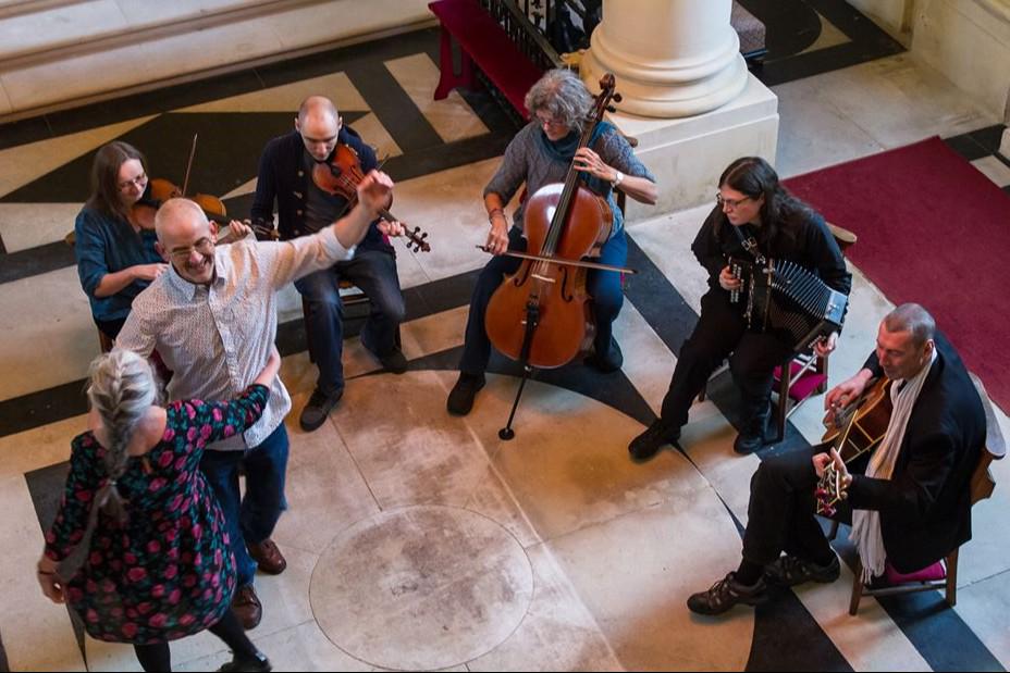 Oxfolk's tweet image. Sat 10 Oct Jigfoot + Simon + Jo Harmer with their delightful Hants #stepdancing (what came before #tapdance) #Oxford