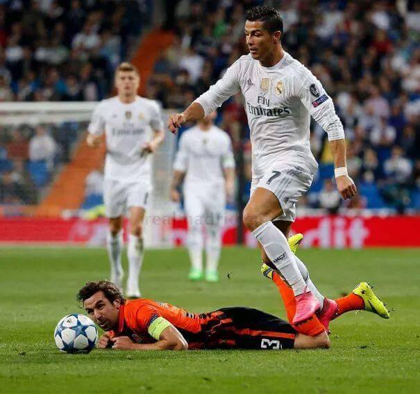 FunWFootball's tweet photo. Are you CR7 Fan? Watch Amazing Video On Cristiano Ronaldo That'll Blow Your Mind. Watch ⏩⏩ http://t.co/b1P1UrUyGR http://t.co/SCkrbQFnf5