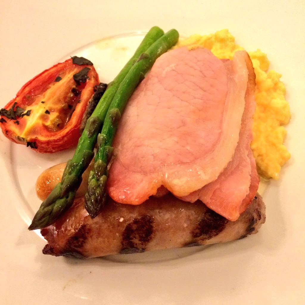 movinwithanna's tweet photo. Yumbo... Stella eats @QTCanberra & inspirational talks @Menslink Business Breakfast. #mbb2015 #silenceisdeadly http://t.co/MYXEhee7G7
