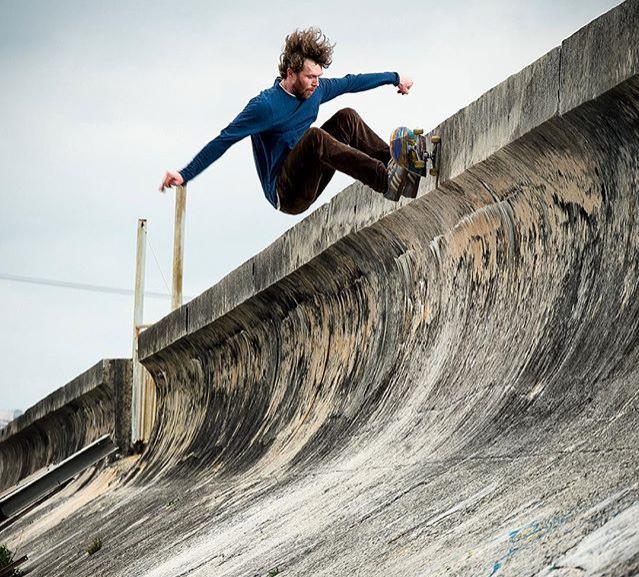 skatelifesrad's tweet photo. Surf the street http://t.co/IdIDV3aogd