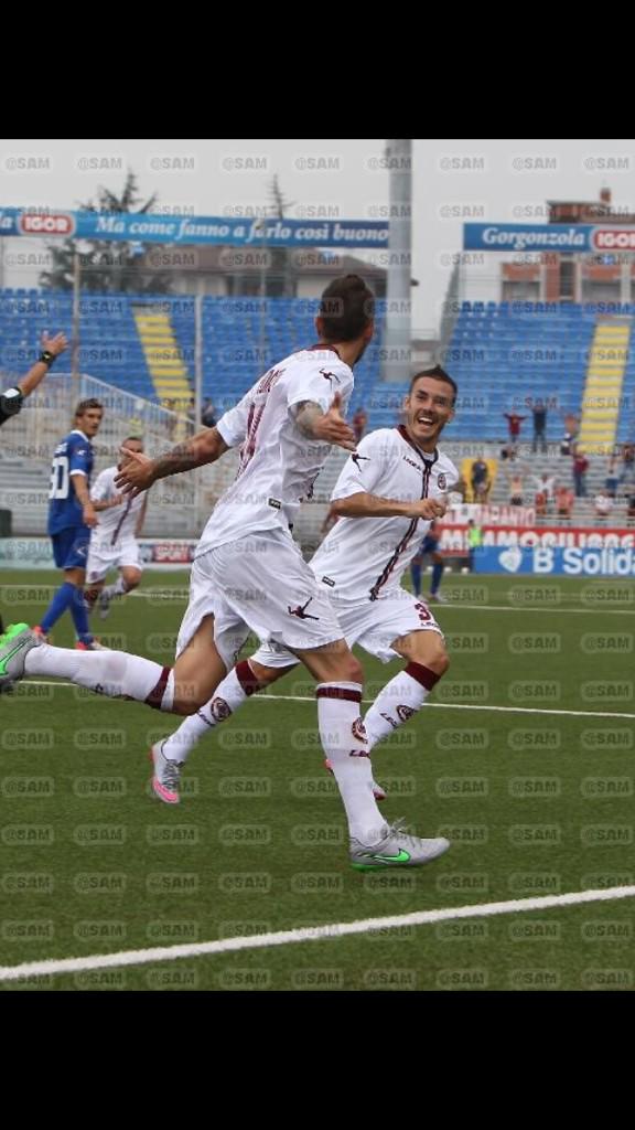 FFedato7's tweet photo. Vamos ⚽️⚽️⚽️ http://t.co/0KCbaChGv6