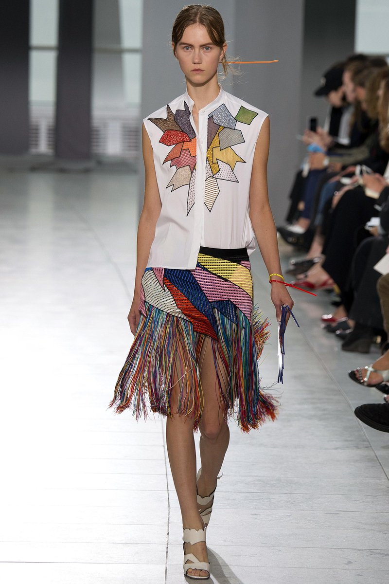 lesbranches_'s tweet photo. #christopherkane diseño una colección pensando el color como geometría. #spring2016 #FashionWeek @ChristopherKane http://t.co/oJxxOCT77k