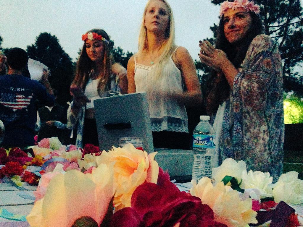 Elon_Sam's tweet photo. Bonnamu is co-hosted by Elon's Phi Mu and Zeta Beta Tau http://t.co/V7aJKUyrIq