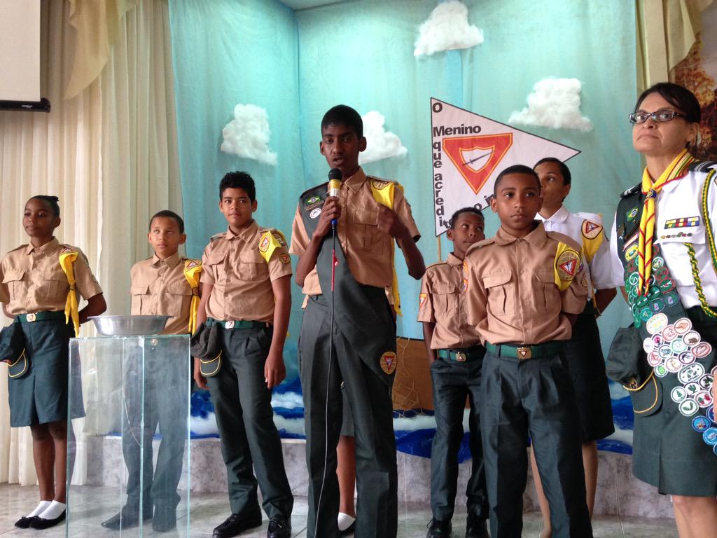 nilodogr's tweet photo. Clube Grandes Rios em "festa" no dia mundial do desbravador.

Admissão em Lenço
Investidura em classes
Batismo http://t.co/QkKG4LsNJt