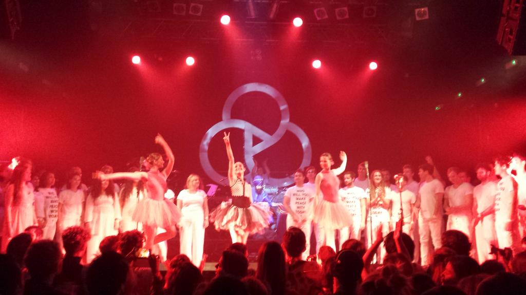 LCVchoir's tweet photo. Thanks so much for a beautiful night @FelixJaxxx @TheBasementJaxx @PeaceOneDay - you're a force for good! Xx http://t.co/E7OtxSzHsq