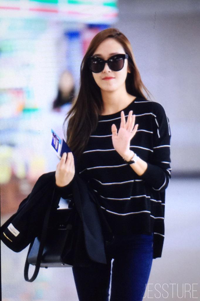 [PIC][22-09-2015]Jessica khởi hành đi Nhật Bản vào sáng nay CPdxd12VEAE4gMs