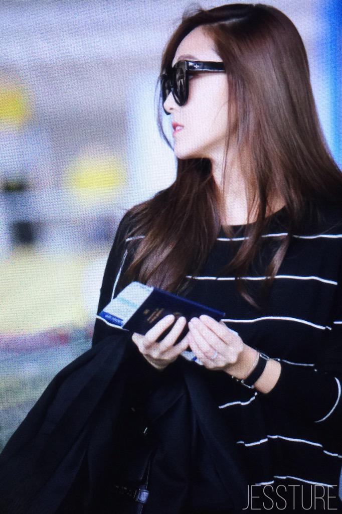 [PIC][22-09-2015]Jessica khởi hành đi Nhật Bản vào sáng nay CPdxd4sUcAEiHv0
