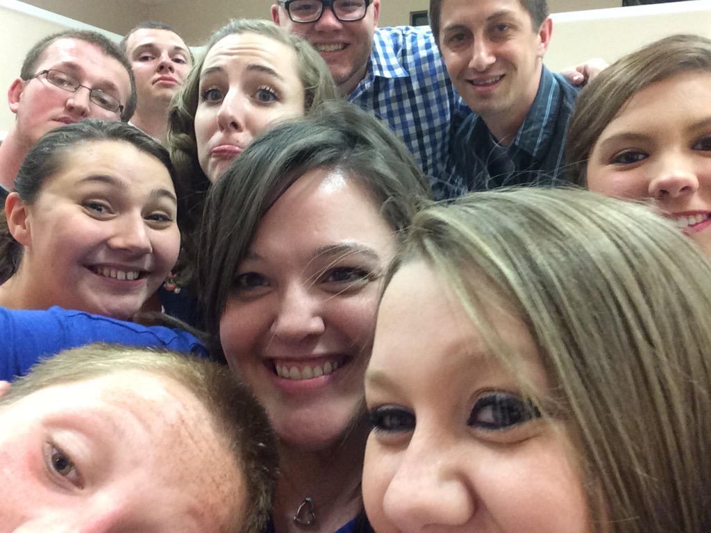 ForwardStudents's tweet photo. Epic Forward selfie. #throwback #ioncewaslost http://t.co/U4IdWupwjS