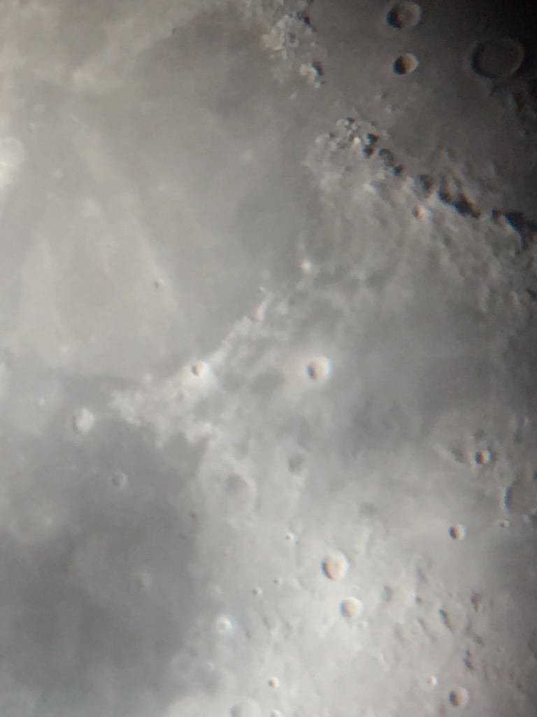 Mond von mir aufgenommen durch die Linse der Sternwarte Schaffhausen sternwarte-schaffhausen.ch #space #moon